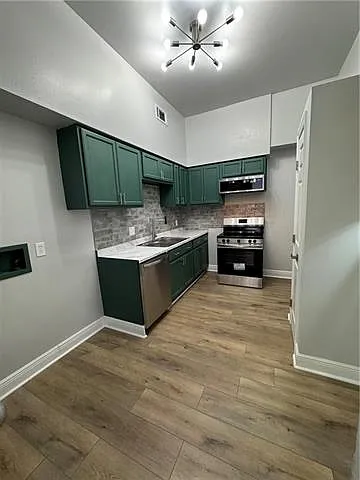 2334 Congress St — Photo 10