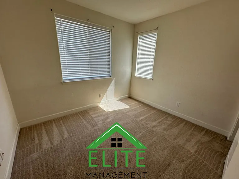 4056 Cuyamaca Cir — Photo 8
