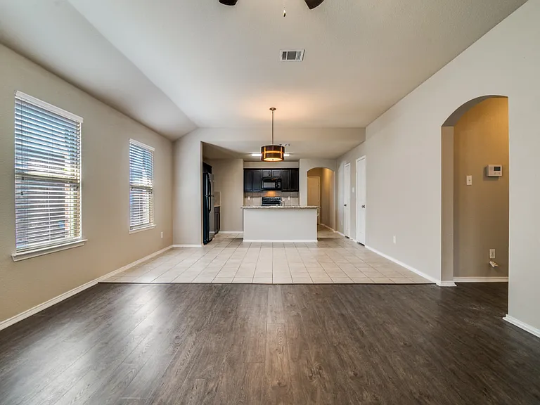 2302 Tombstone Rd — Photo 9