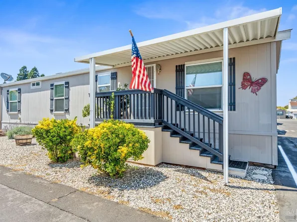 770 Lincoln Avenue #27, Napa, CA 94558