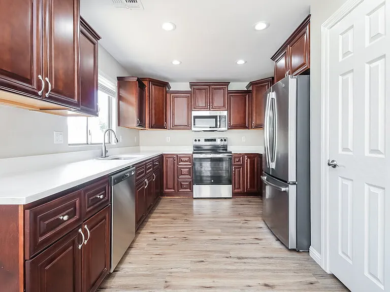 878 E Pollino St — Photo 8