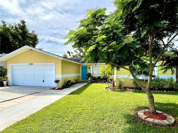 7802 Bristol Ct N, Saint Petersburg, FL 33709