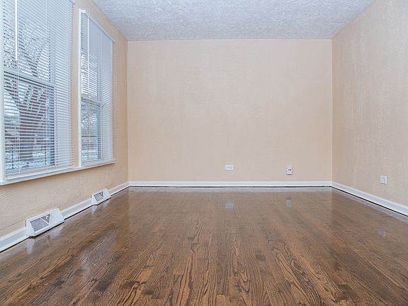 3rd image of 16515 Plymouth Dr