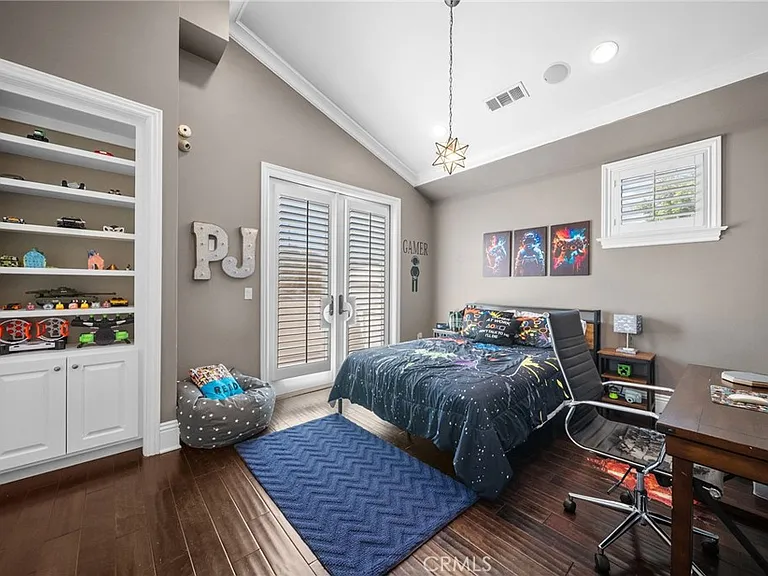 4917 Edgerton Ave — Photo 36