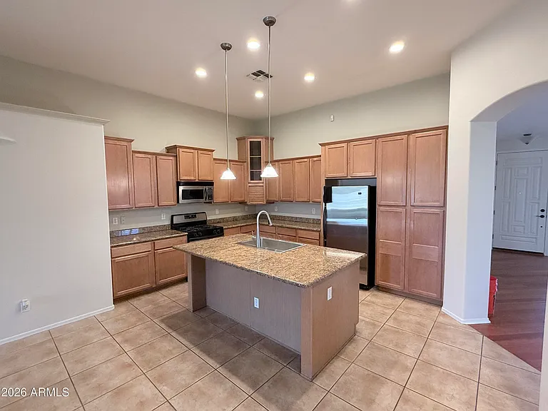 7310 E Mallory Cir — Photo 8