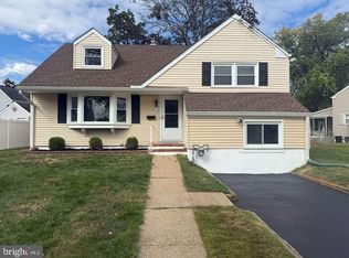 2 Tekening Way, Hamilton, NJ 08690