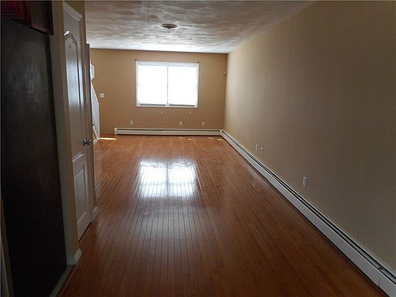 4th image of 84 Sunflower Cir