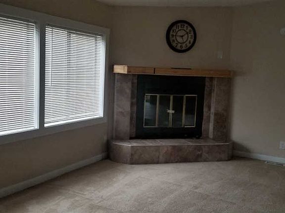 5th image of 100 Garden Dr