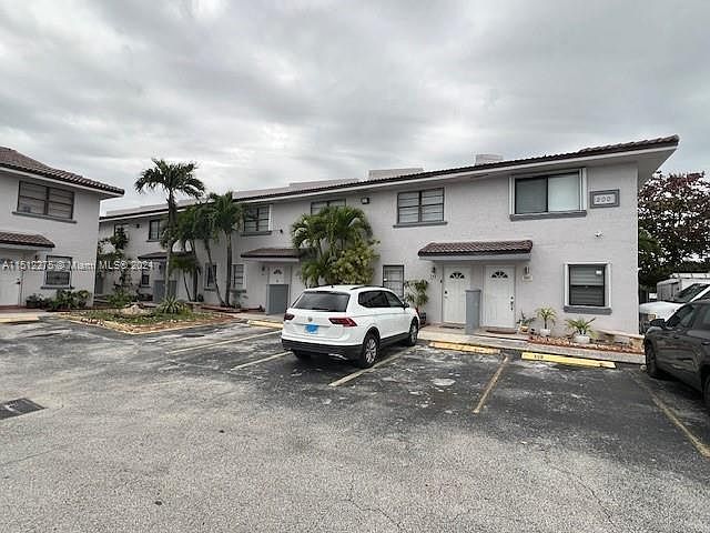 1st image of 200 SW 113th Ave APT 203