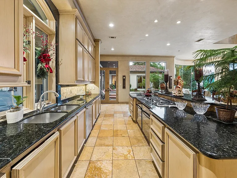 2 Lacewood Ln — Photo 10