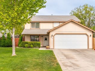 1437 S Cougar Dr, Moses Lake, WA 98837