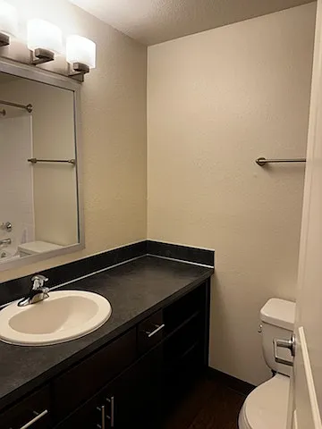 Willow Creek Apartments — Photo 39