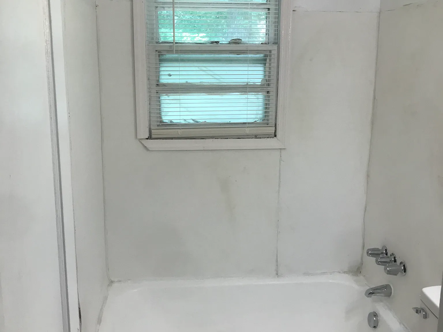 2215 Ivy Rd — Photo 4