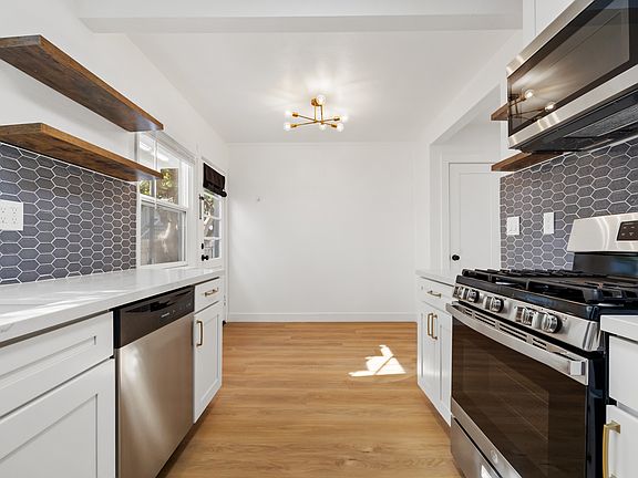 5th image of 4218 34th St #4218