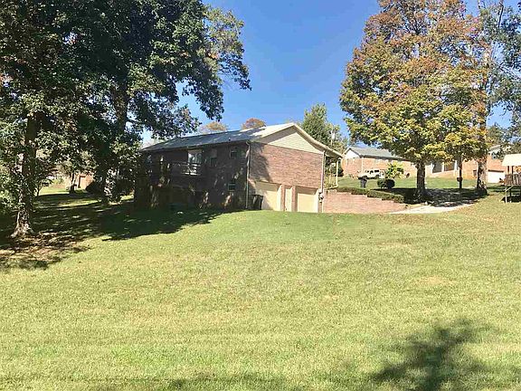 3rd image of 2349 Tracy St