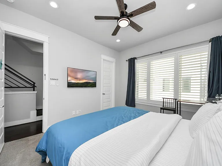 2116 Naomi St #C — Photo 23