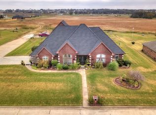 1820 Wilshire Dr, Prague, OK 74864