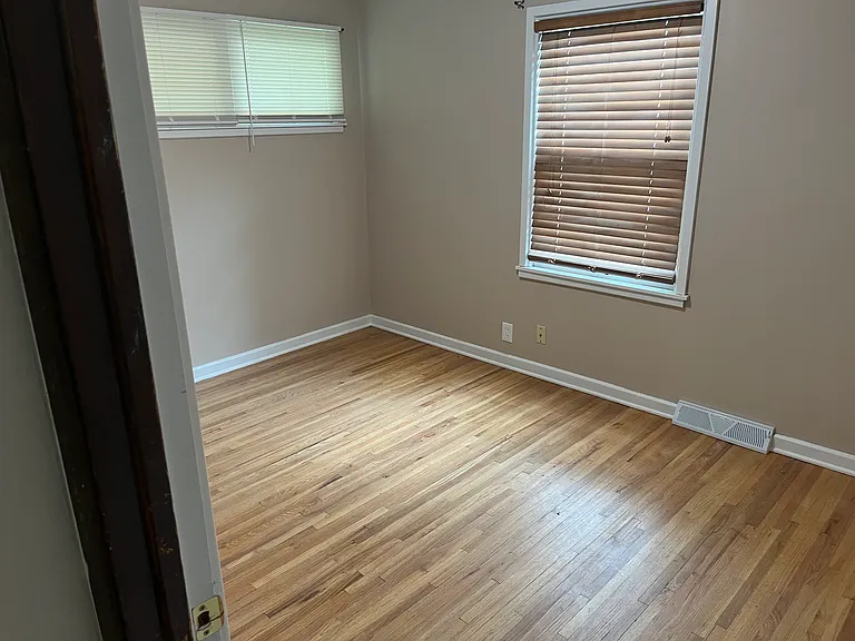 3301 S Ida Ave — Photo 7
