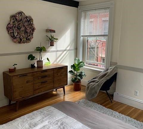 2nd image of 8 Fayette St APT 2R