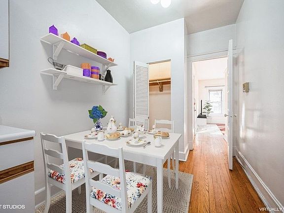 3rd image of 2322 W Wilson Ave #3