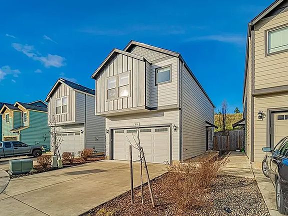 2nd image of 4308 NE 34th Cir