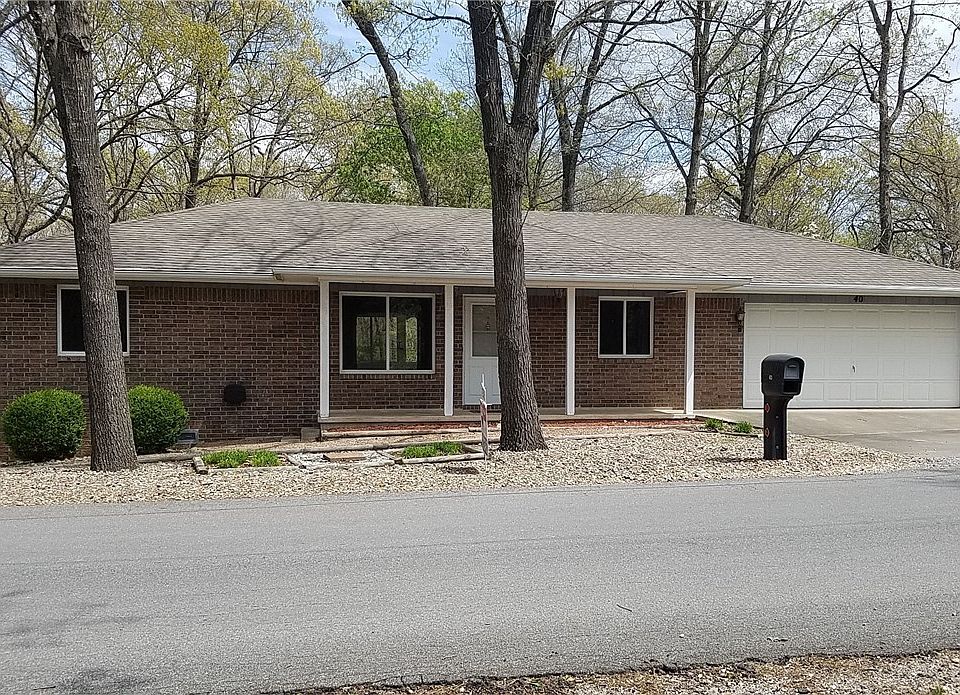 1st image of 40 Dulverton Dr