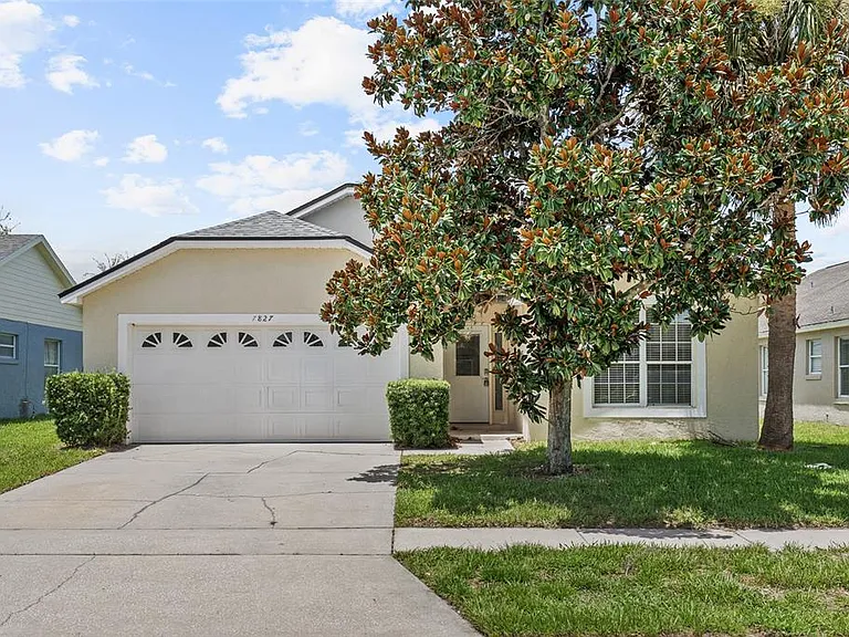 7827 Myrtle Oak Ln — Photo 2