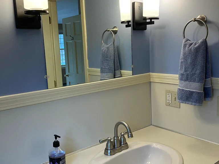 New sink and lighting