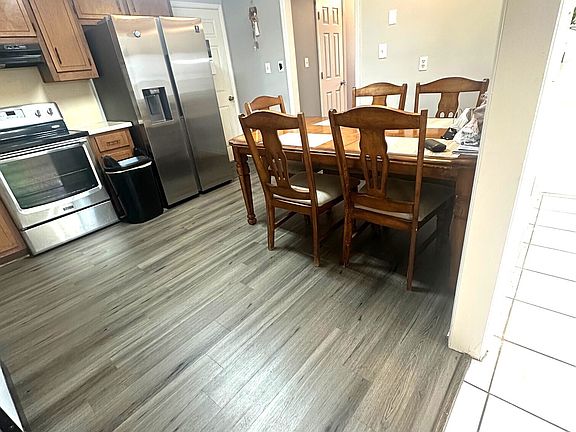 5th image of 309 Windsor Walk SE