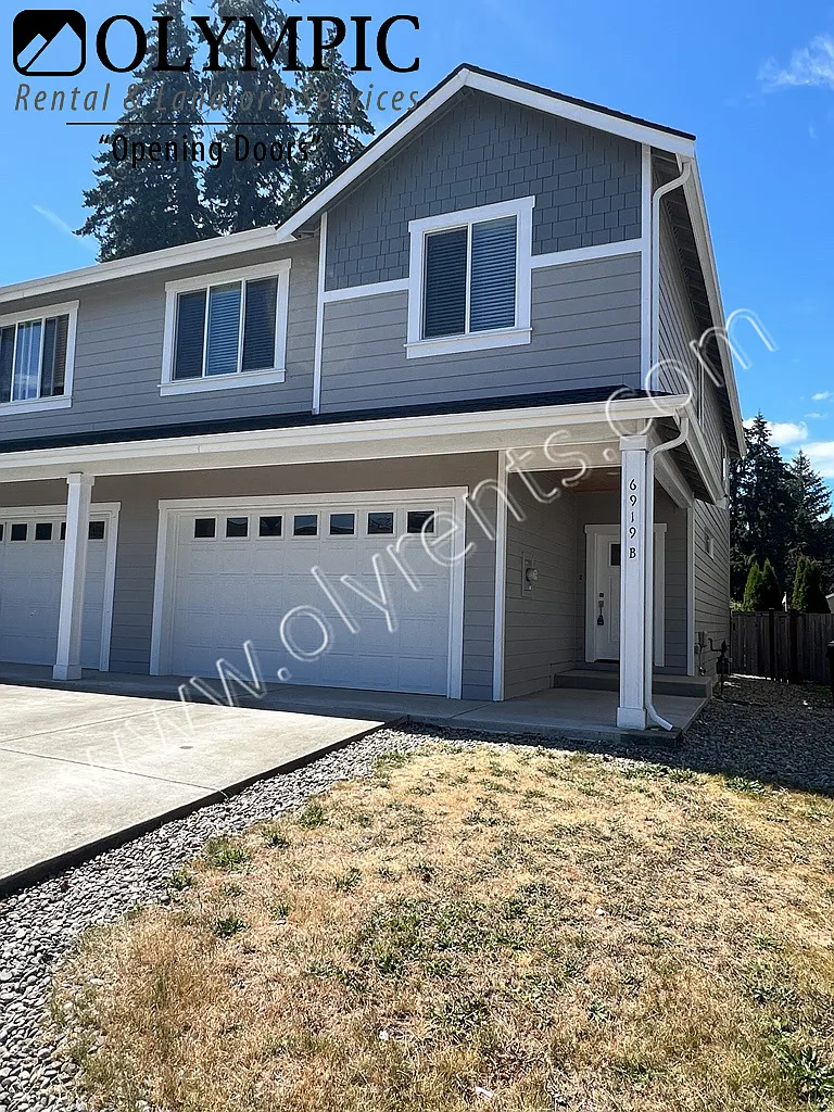 Low Maintenance 3 Bedroom, 2.5 Bath Townhome in Northeast Lacey — Photo 1
