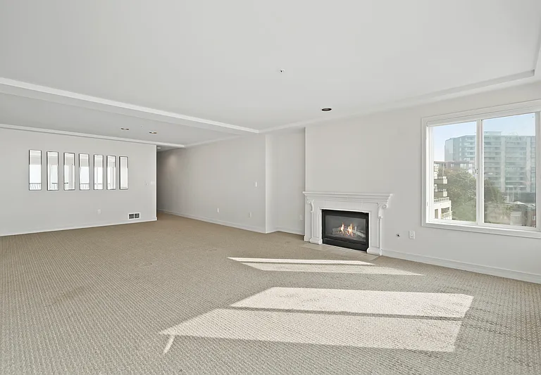 601 W Mercer Pl #401 — Photo 9