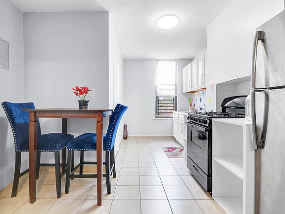 4th image of 180 Sumpter St #5FAM