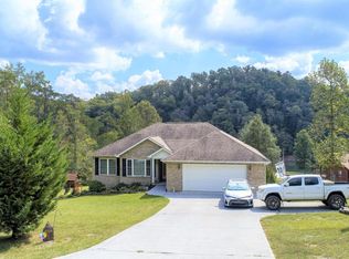556 Black Fox Holw, Washburn, TN 37888