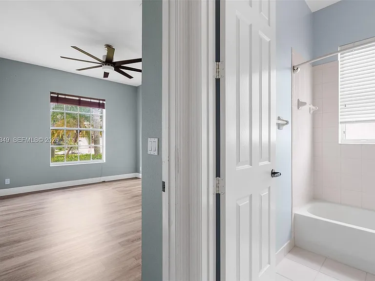 10635 NW 61st Ct — Photo 42