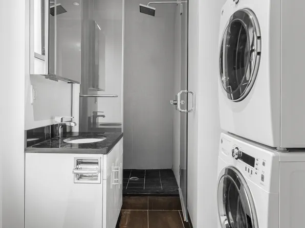 227 Waverly Place image 4 of 8