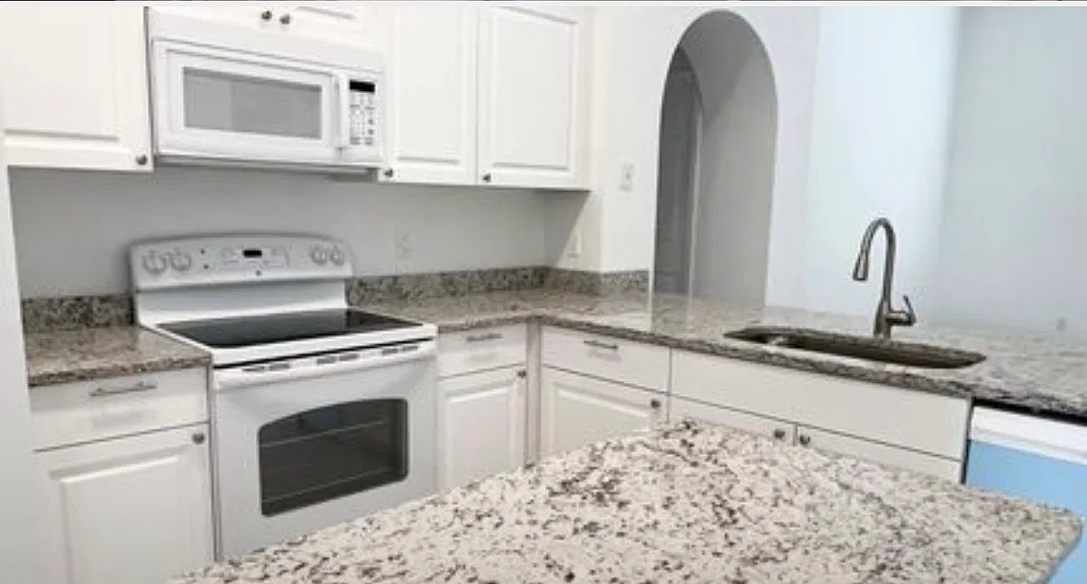 3 bed, 1642 sqft, $2,350 — Photo 3