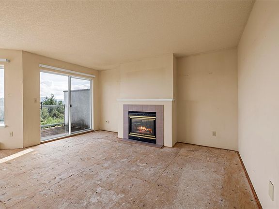 5th image of 954 Highview Ter