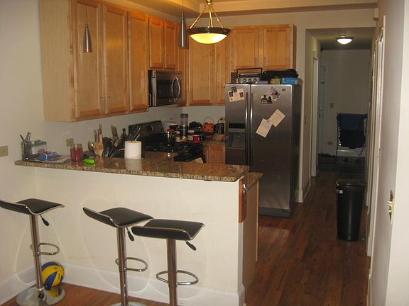 3rd image of 1935 N Wood St