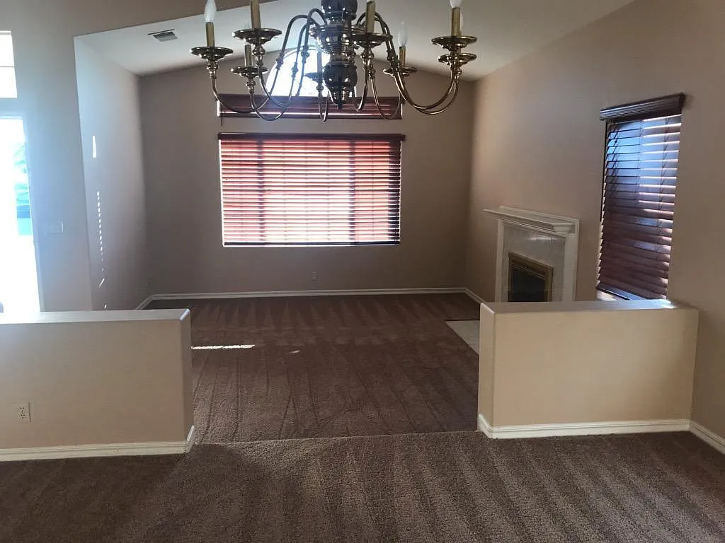 4 bed, 2071 sqft, $3,400 — Photo 4