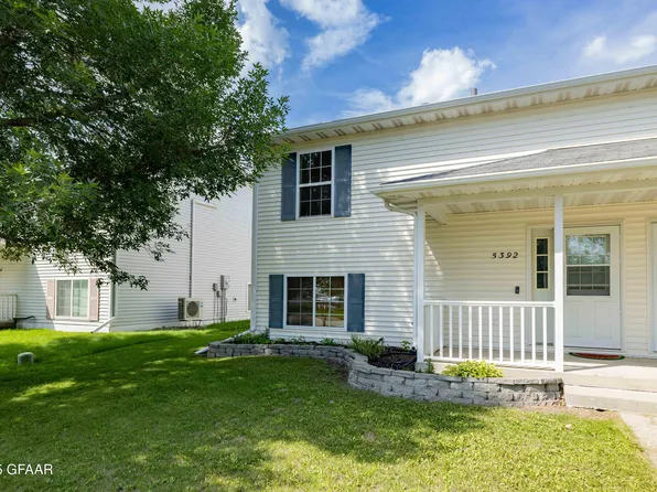 5392 6th Ave N, Grand Forks, ND 58203