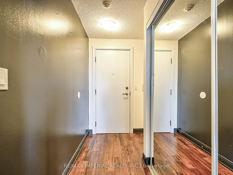 330 Burnhamthorpe Rd W #1108 — Photo 4