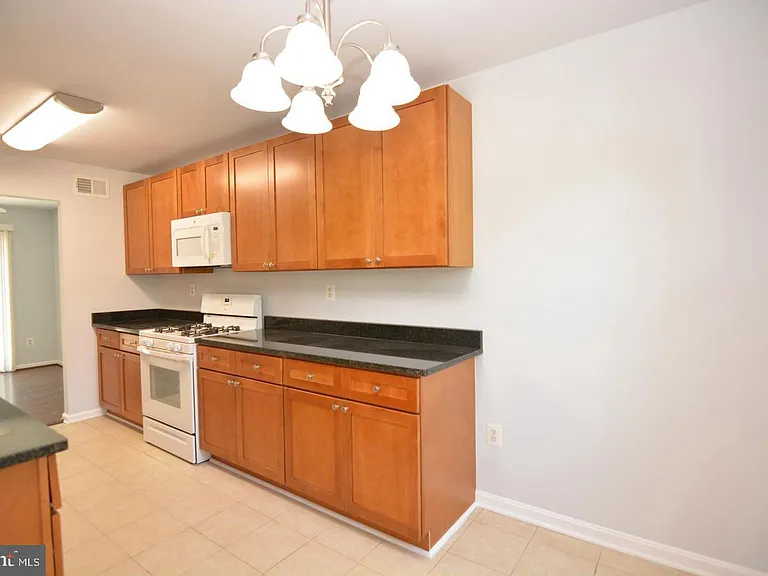 714 Hurley Ave — Photo 4