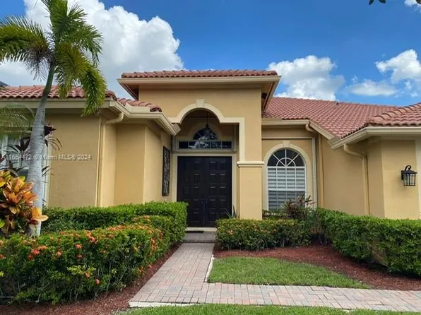 19255 N Hibiscus St, Weston, FL 33332