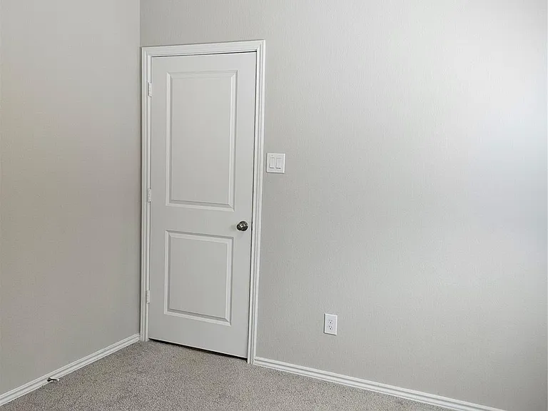 21131 Armstrong County Dr — Photo 15