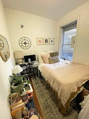 Rented by LJ Sloane Management | media 20