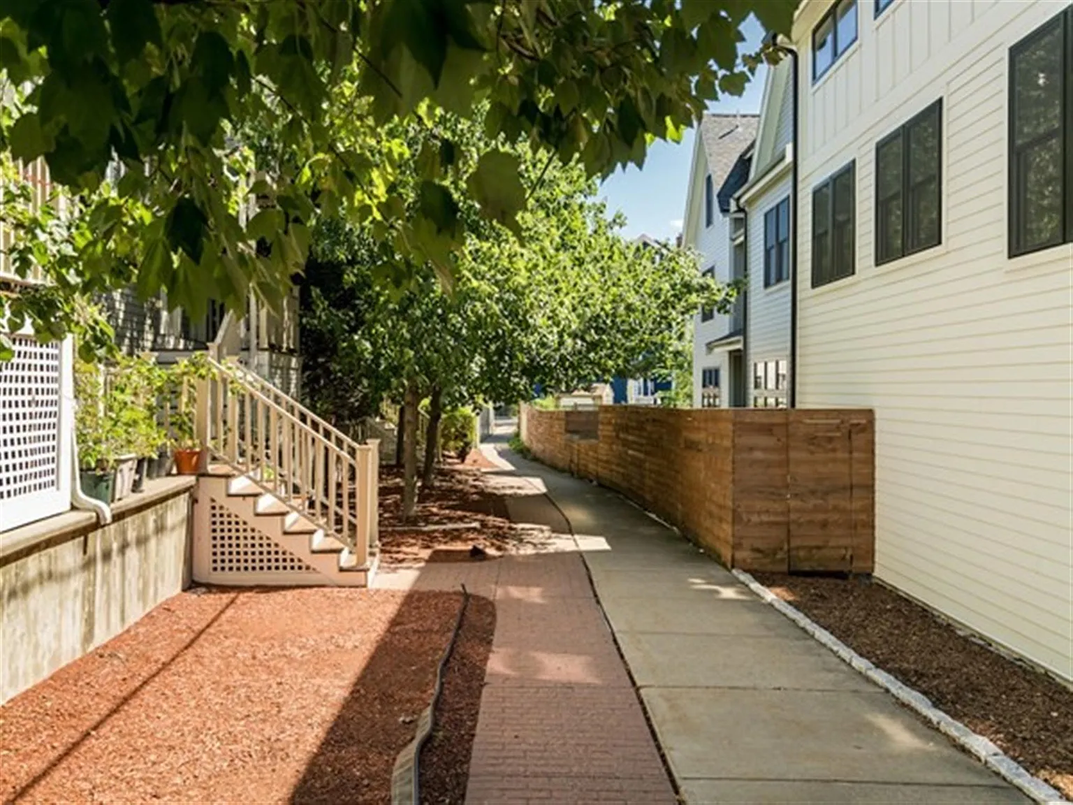 3 bed, 2.5 bath, 1700 sqft, $4,200 — Photo 4