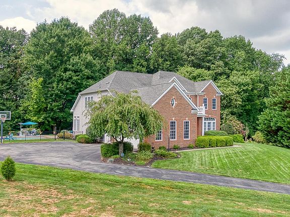 2nd image of 105 Bower Ln