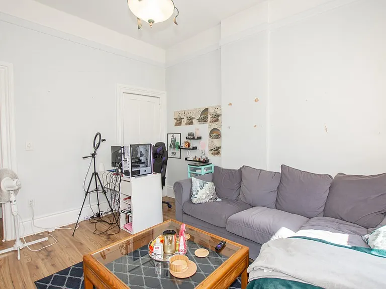 186 James St #4 — Photo 2