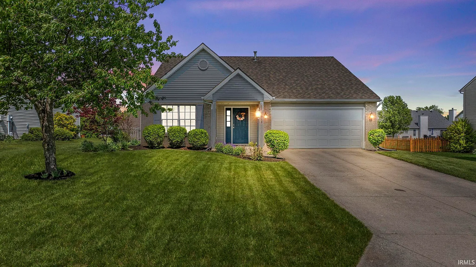 8818 Goshawk Ln photo 1