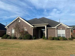 7502 Parktrace Ln SE, Owens Cross Roads, AL 35763